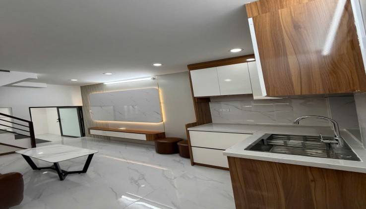 Cho thuê nhà đẹp Ở HỘ GIA ĐÌNH nguyên căn Phố Khâm Thiên 22m2 x 3 tầng, 3 ngủ, 8 Triệu